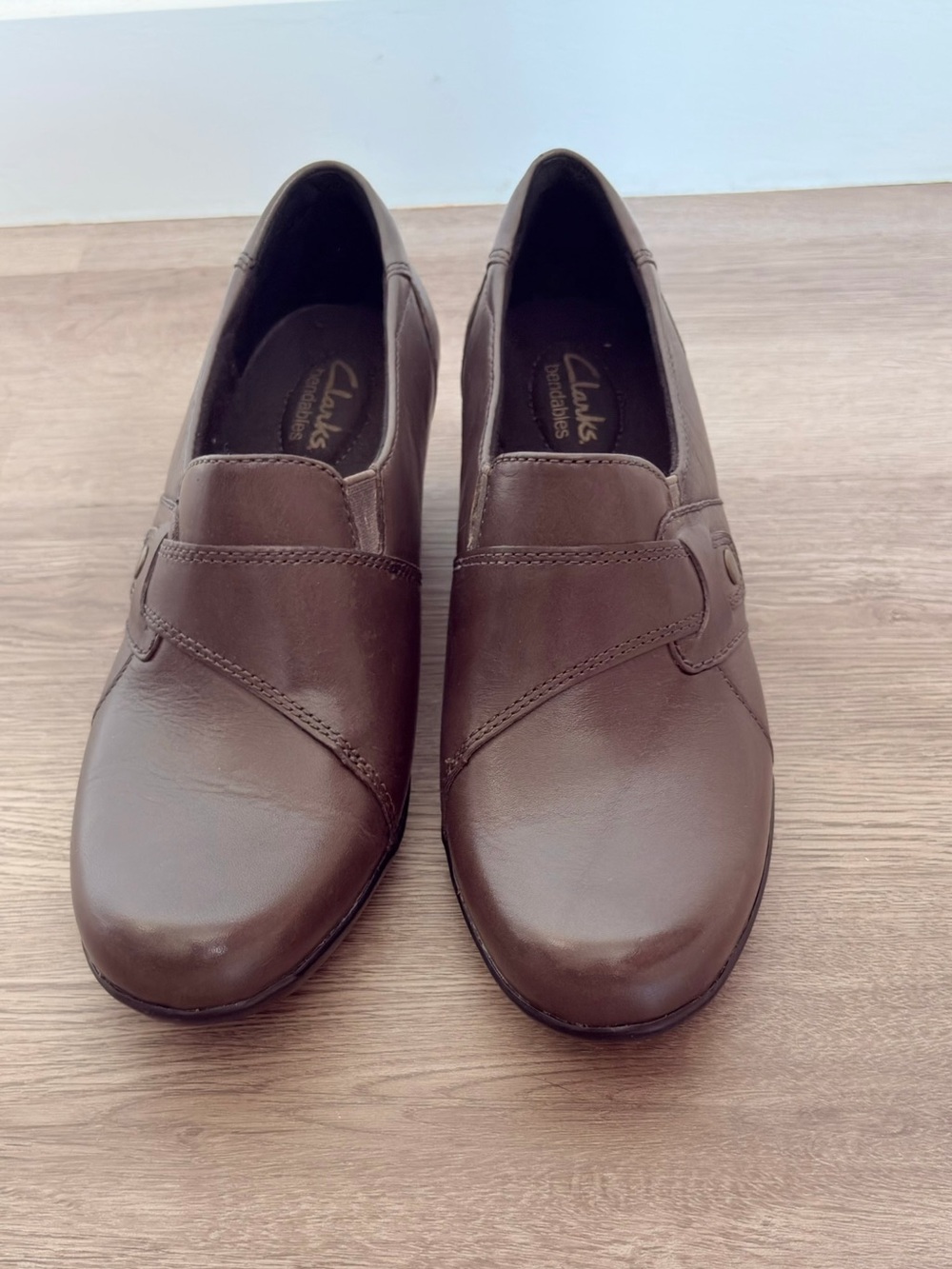 Clarks Women's Gray Leather Slip-On Loafers